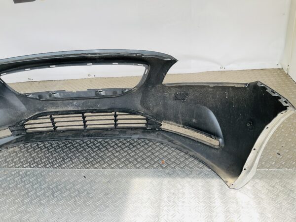 Bumper Volvo V40 Normaal geen pdc 31283732 Voorbumper 1-E3-13906z