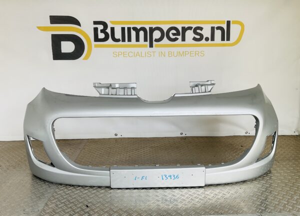 Bumper Peugeot 107 6-10 52119-0H090 Voorbumper 2-J1-13936z