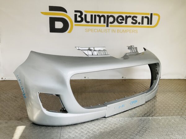 Bumper Peugeot 107 6-10 52119-0H090 Voorbumper 2-J1-13936z
