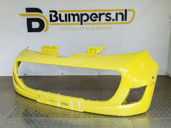 Bumper Peugeot 107 6-10 52119-0H090 Voorbumper 2-J1-13938z