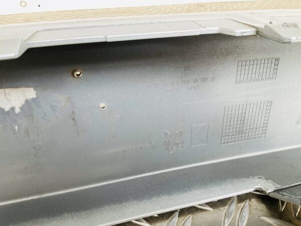 Bumper Peugeot 107 6-10 52119-0H090 Voorbumper 2-J1-13937z