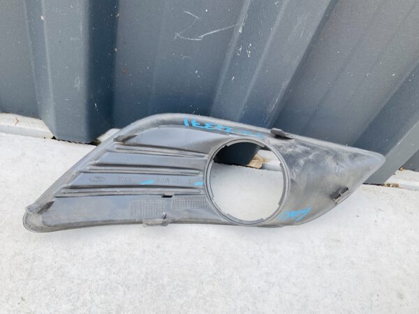 Bumper Grill  FORD FOCUS II 8M51R19953-AEW Mistlamp Rooster FO-21371