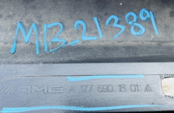 Dorpel Mercedes A Klasse W177 A1776904601 Zijskirt Rechts  MB-21389
