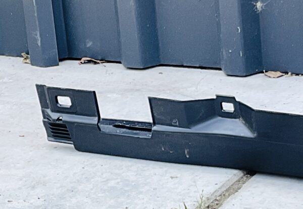 Dorpel Mercedes EQA H243  A2476981000 Rechts  Zijskirt MB-21386
