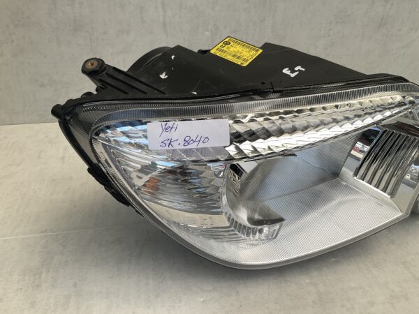 KOPLAMP SKODA YETI 5L HALOGEEN 5L1941018A RECHTS SK-8040