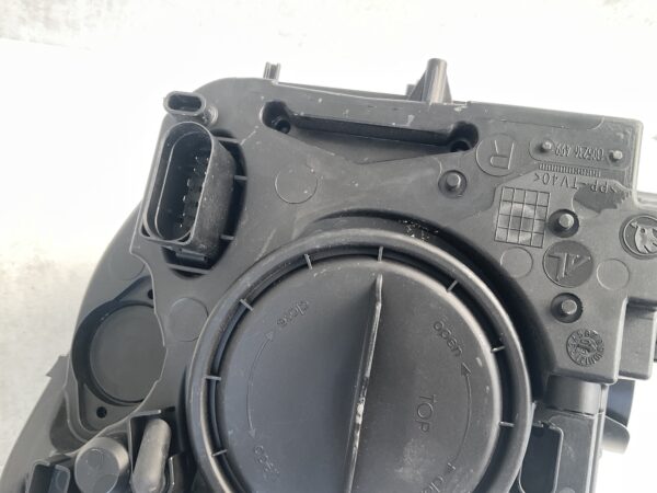 KOPLAMP SKODA YETI 5L HALOGEEN 5L1941018A RECHTS SK-8040