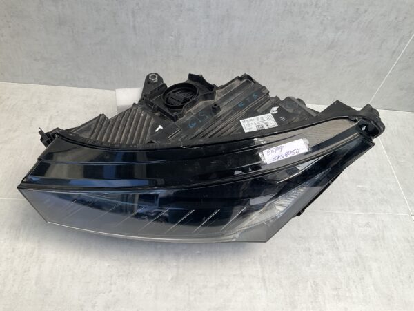 KOPLAMP SKODA ENYAQ CRYSTAL LED 5LB941015A LINKS SK-8454
