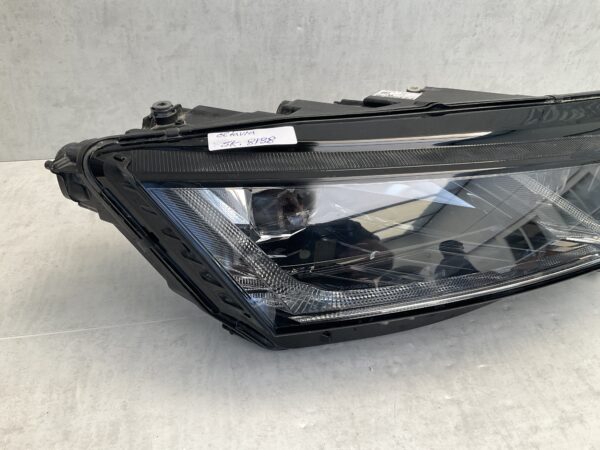KOPLAMP SKODA OCTAVIA CRYSTAL LIGHTING LED 5E4941016A  RECHTS SK-8138