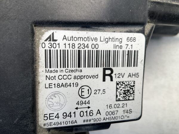 KOPLAMP SKODA OCTAVIA CRYSTAL LIGHTING LED 5E4941016A  RECHTS SK-8138