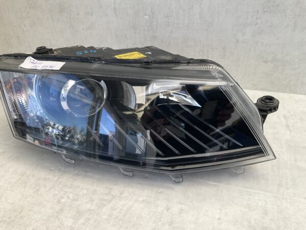 KOPLAMP SKODA OCTAVIA 5E1 XENON 5E1941018B RECHTS SK-8271