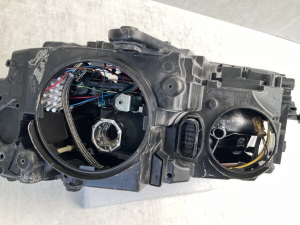 KOPLAMP SKODA OCTAVIA 5E1 XENON 5E1941018B RECHTS SK-8271