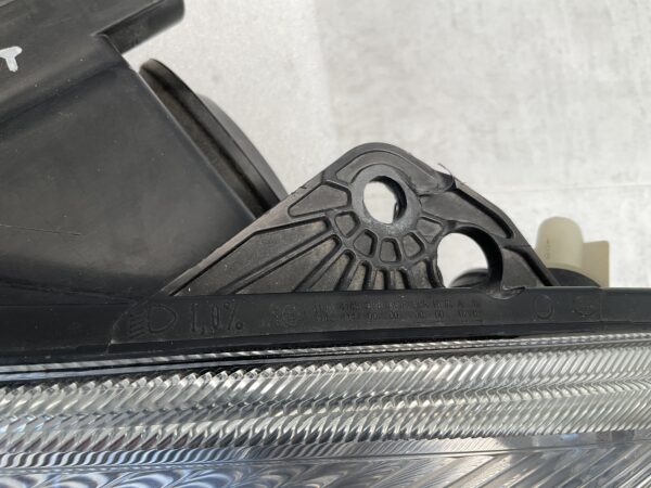 KOPLAMP SKODA FABIA HALOGEEN 247831-100 LINKS SK-8161