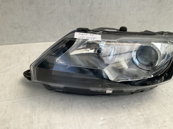 KOPLAMP SKODA RAPID XENON 5J 5JB941015A LINKS SK-8075
