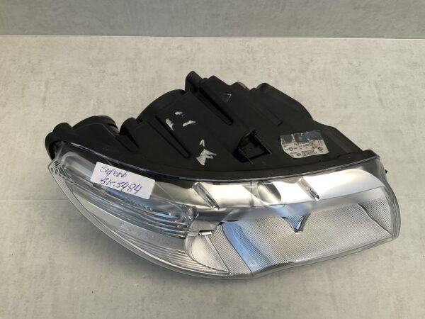 KOPLAMP SKODA SUPERB XENON 3T1941016E RECHTS SK-5484
