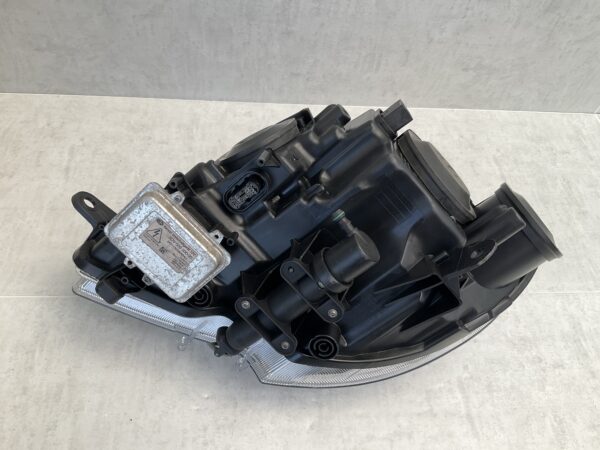 KOPLAMP SKODA SUPERB XENON 3T1941016E RECHTS SK-5484
