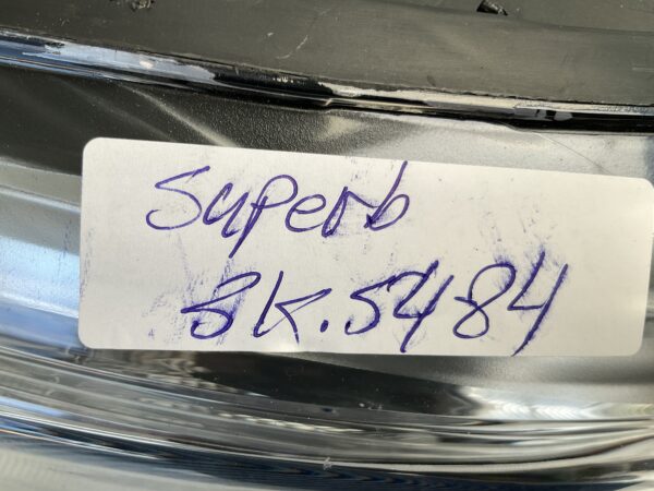 KOPLAMP SKODA SUPERB XENON 3T1941016E RECHTS SK-5484