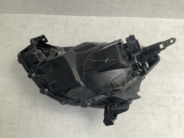 KOPLAMP MITSUBISHI COLT HALOGEEN RECHTS MI-8245