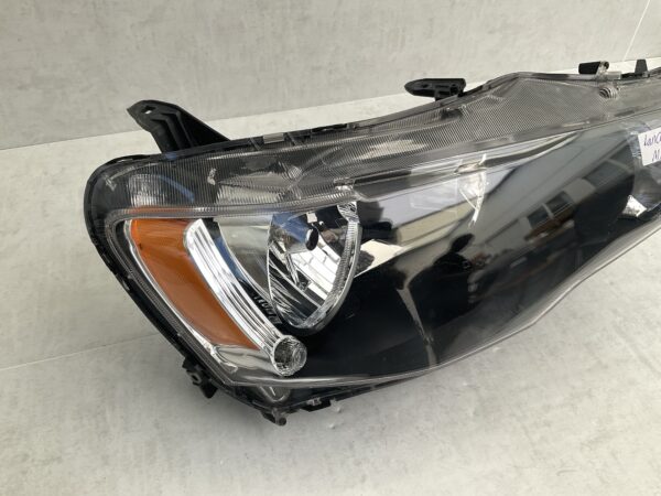 KOPLAMP MITSUBISHI LANCER 8301C3-38 MBR RECHTS MI-8047