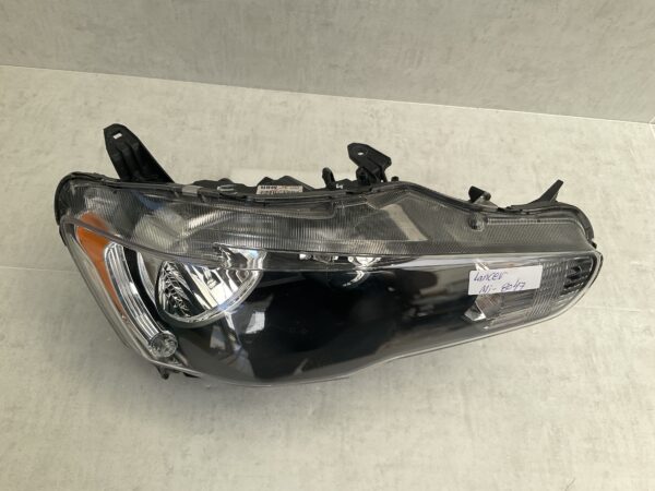 KOPLAMP MITSUBISHI LANCER 8301C3-38 MBR RECHTS MI-8047