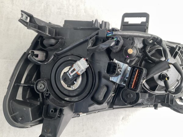KOPLAMP MITSUBISHI LANCER 8301C3-38 MBR RECHTS MI-8047