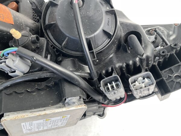 KOPLAMP MITSUBISHI ASX XENON 8301B587 LINKS MI-8224