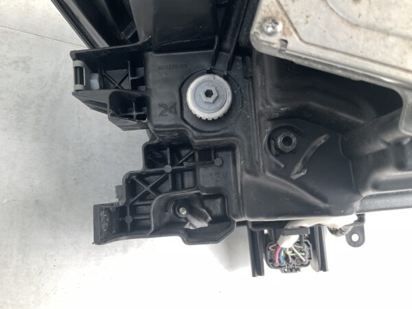 KOPLAMP MAZDA 3 FULL LED 19-21 BCJH51040 LINKS MA-4668