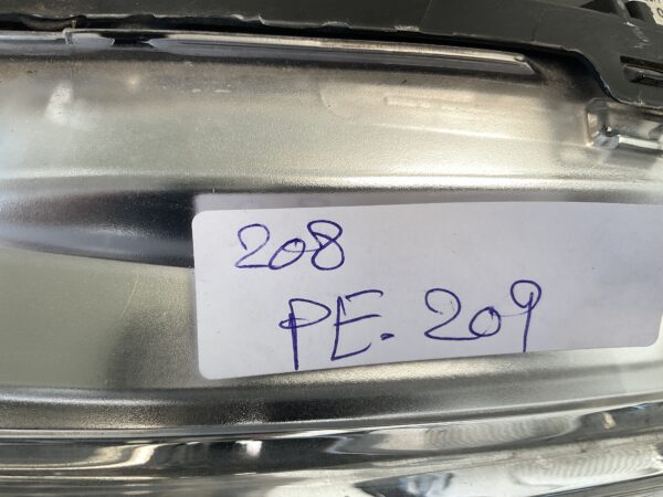 KOPLAMP PEUGEOT 208 HALOGEEN FACELIFT 89905649 LINKS PE-209