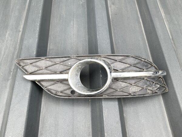 Bumper Grill Mercedes W169 A1698853022 Mistlamp Rooster Rechts MB:21433