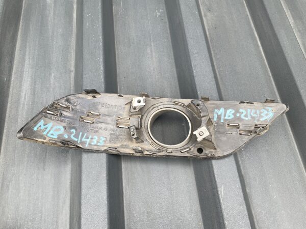 Bumper Grill Mercedes W169 A1698853022 Mistlamp Rooster Rechts MB:21433