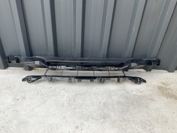 Bumper Grill Bmw 3 F30 F31 51117263478 Voorbumper Onderste Midden Gril BM:21435