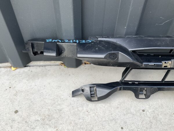 Bumper Grill Bmw 3 F30 F31 51117263478 Voorbumper Onderste Midden Gril BM:21435
