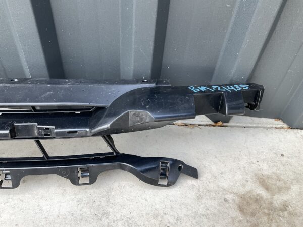Bumper Grill Bmw 3 F30 F31 51117263478 Voorbumper Onderste Midden Gril BM:21435