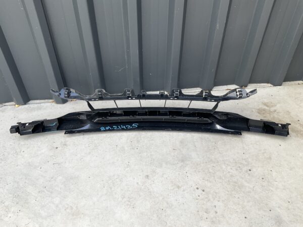 Bumper Grill Bmw 3 F30 F31 51117263478 Voorbumper Onderste Midden Gril BM:21435