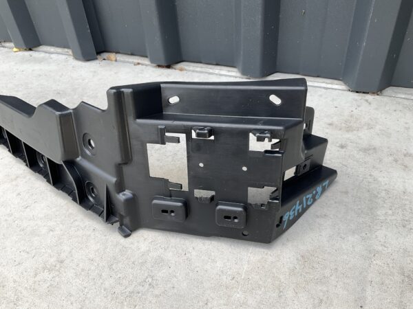 Bumper Grill Land Rover R R Sport L494 KK6217A881 Achterbumperbeugel rechts LR:21436