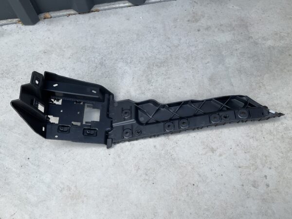 Bumper Grill Land Rover R R Sport L494 KK6217A881 Achterbumperbeugel rechts LR:21436