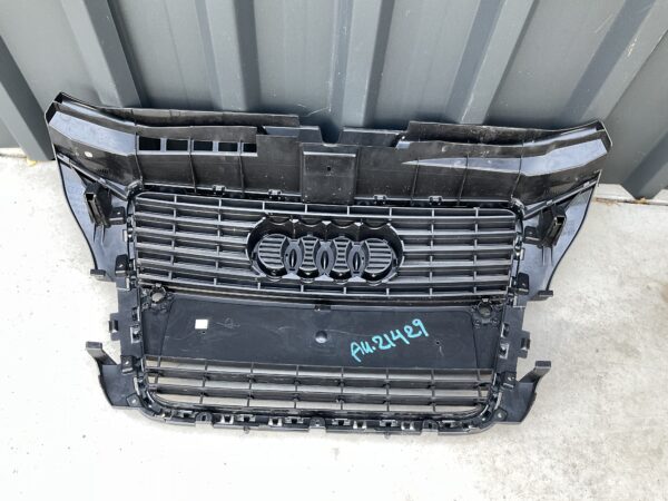 Bumper Grill  Audi A3 - 8P0853651M Voorbumper Gril AU:21429