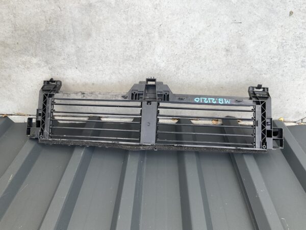 Front Plastic Mercedes B GLA II 18- W247 A2478854500  Ventilatie Luchtgeleider MB:21210