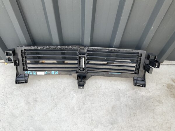 Front Plastic Mercedes B GLA II 18- W247 A2478854500  Ventilatie Luchtgeleider MB:21210
