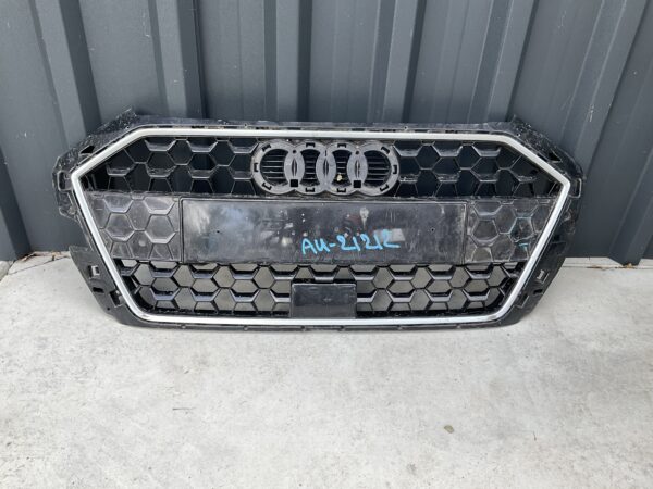 Bumper Grill Audi a1 82a853653 Voorbumper Gril AU:21212