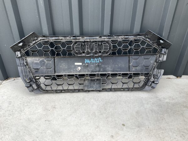 Bumper Grill Audi a1 82a853653 Voorbumper Gril AU:21212