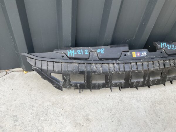 Bumper Rooster Hyundai 86361-G2000 86361g2000 Radiatorrooster Boven HY:21208