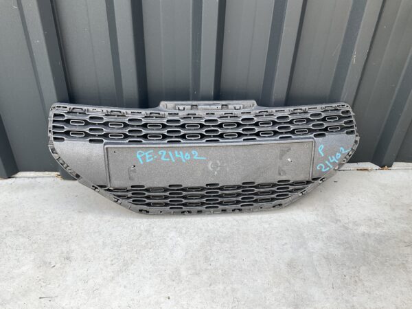 Bumper Grill  Peugeot 208  9672794377 voorbumper Rooster PE:21402