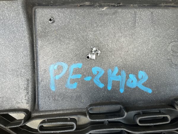Bumper Grill  Peugeot 208  9672794377 voorbumper Rooster PE:21402