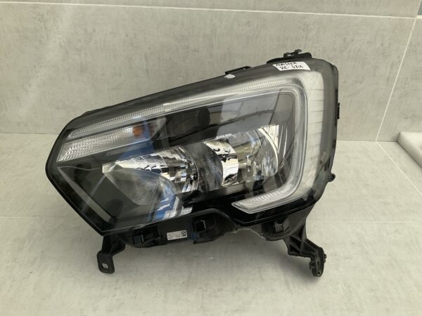 KOPLAMP RENAULT MASTER 3 FACELIFT LED 260105567R RECHTS RE-671A