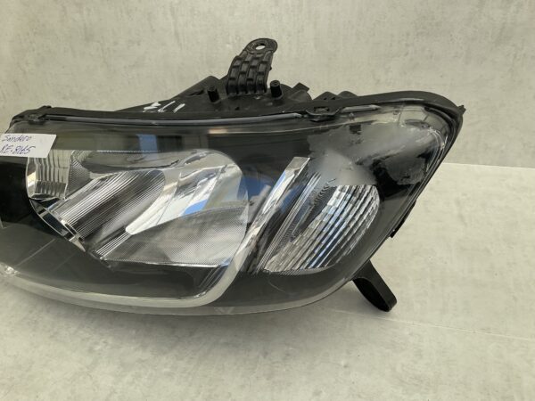 KOPLAMP RENAULT DACIA SANDERO HALOGEEN 260608494R LINKS RE-8165