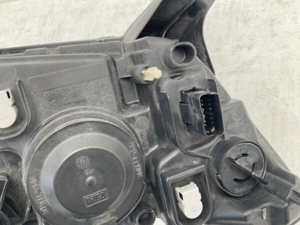 KOPLAMP RENAULT DACIA SANDERO HALOGEEN 260608494R LINKS RE-8165