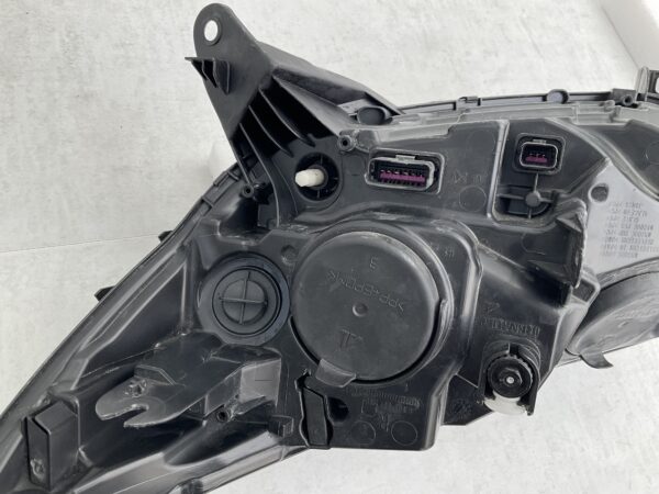 KOPLAMP RENAULT CAPTUR J5 H5 13-17 260102734R RECHTS RE-4898