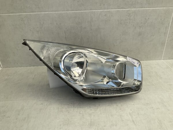 KOPLAMP KIA VENGA HALOGEEN 030125720200 RECHTS K-3700