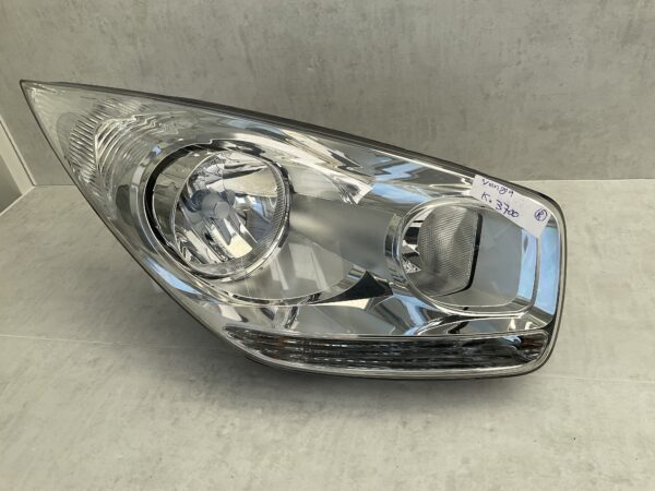 KOPLAMP KIA VENGA HALOGEEN 030125720200 RECHTS K-3700