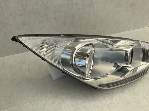 KOPLAMP KIA VENGA HALOGEEN 030125720200 RECHTS K-3700
